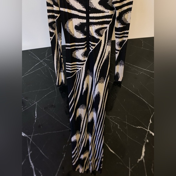 Fashion Nova Black and Cream Swirl Dress - Picture 4 of 15